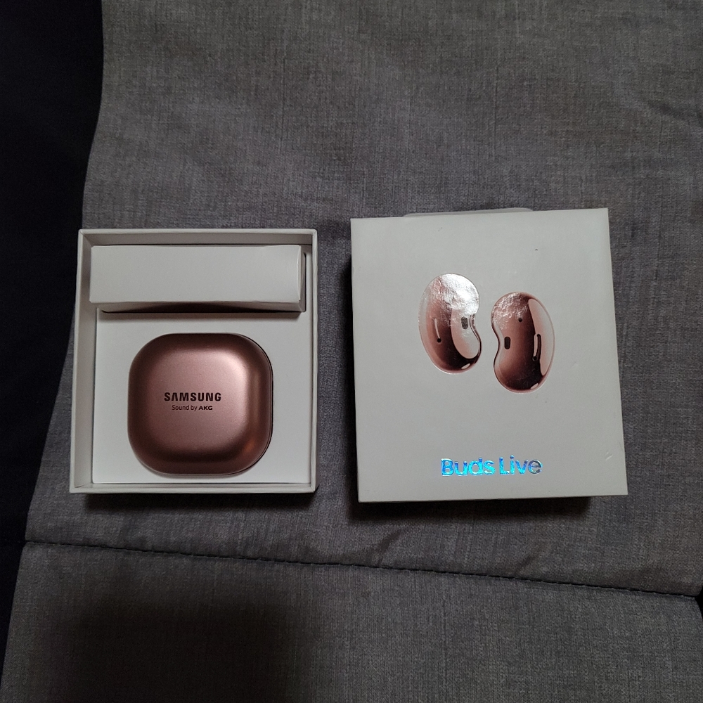 Galaxy buds live